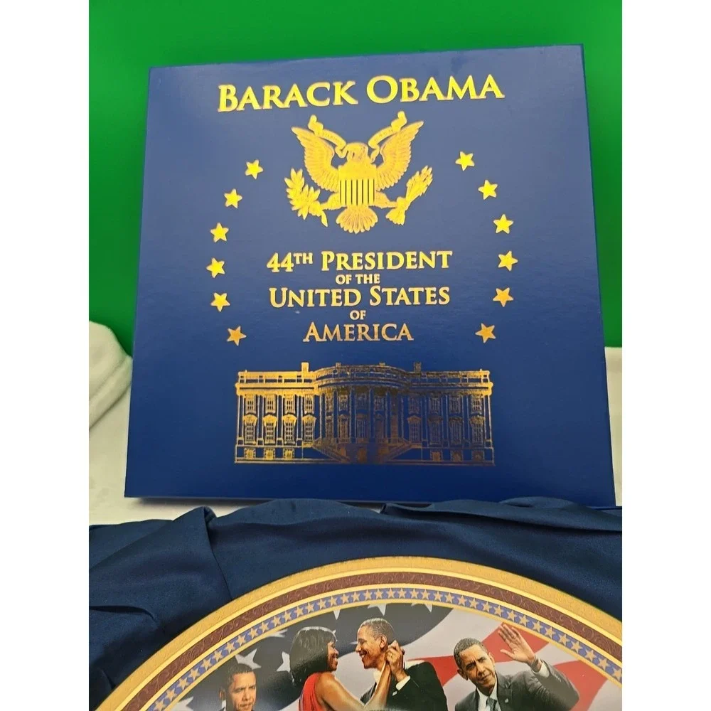BARACK OBAMA   44TH PRESIDENT OF THE UNITED STATES OF AMERICA  PLATE‎